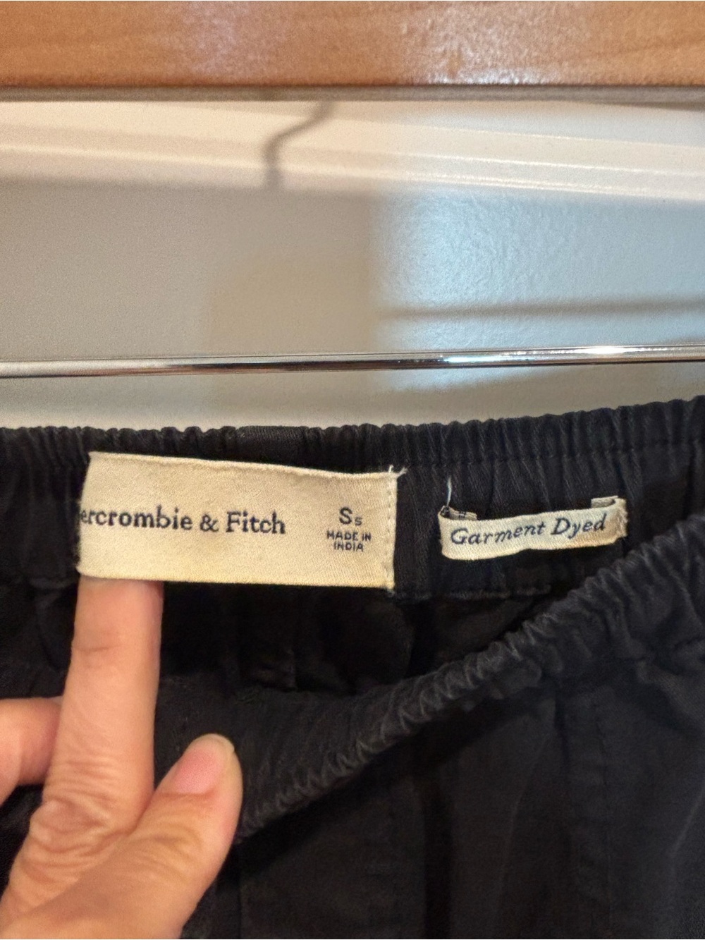 Abercrombie black cargo pants - Picture 2 of 3